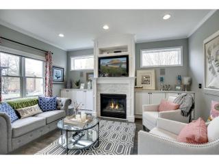 3200 Hennepin Ave, Minneapolis MN  55408-3447 exterior