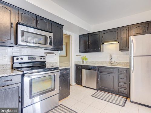 5271 Bradgen Ct, Springfield VA  22151-3505 exterior