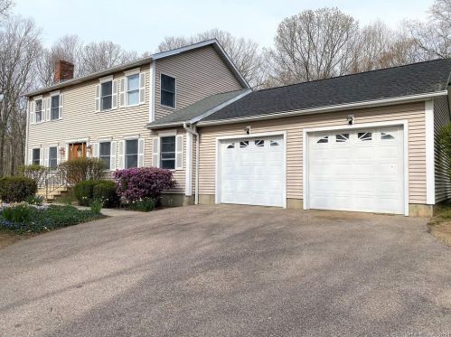 5 Crocker Hill Rd, Gales Ferry, CT 06339-1400