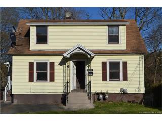 246 Walnut St, Winsted CT  06098-1247 exterior