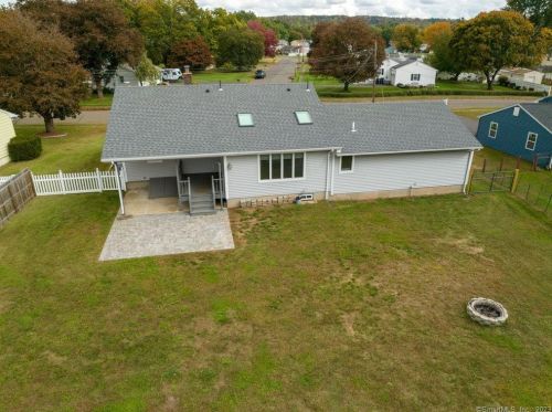 32 Laurel St, Southington CT  06489-1226 exterior