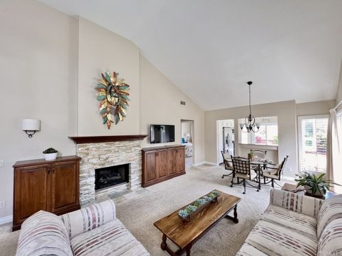 7030 Lantana Ter, Carlsbad, CA 92011-4704