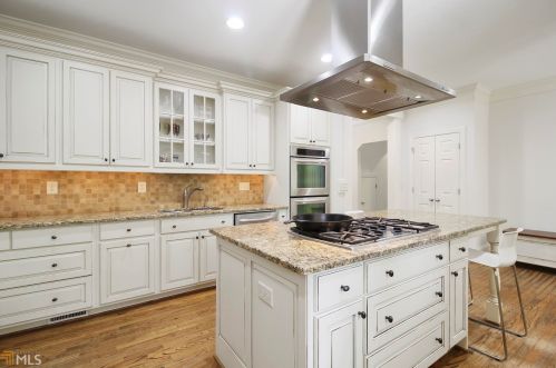 1331 Carolyn Dr, Atlanta GA  30329-3546 exterior