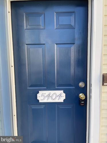 5404 Riverfront Dr, Palmyra, NJ 08065-2144