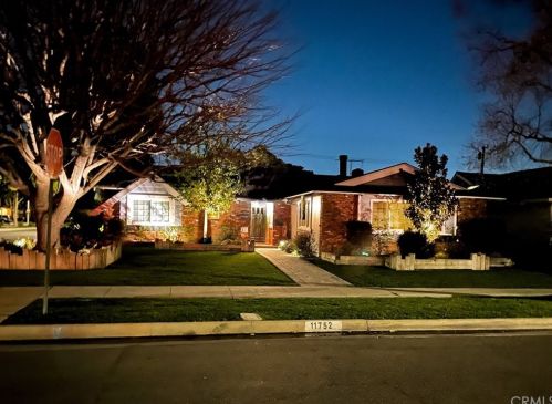 11752 Paseo Bonita, Los Alamitos, CA 90720-4172