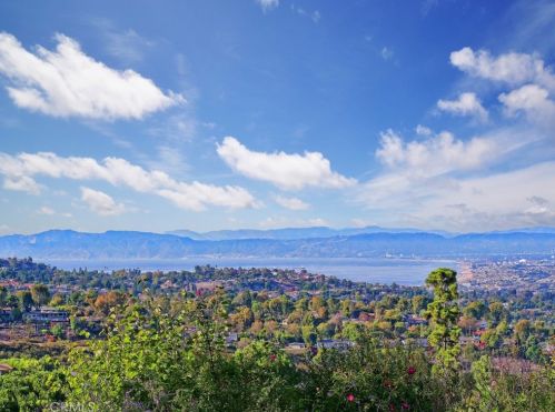31 Portuguese Bend Rd, Palos Verdes Estates, CA 90274-5049