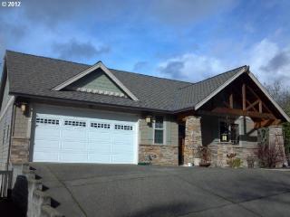 374 River Dr, Roseburg, OR 97470-8008