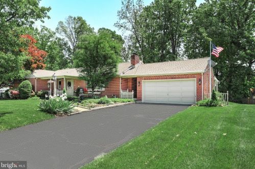 2440 Beeler Ave, York, PA 17408-4505