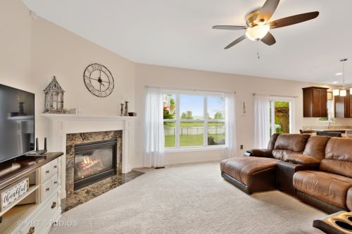 906 Bailey Rd, Sycamore IL  60178-2924 exterior
