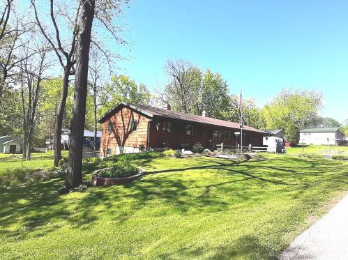 8917 Oriole Trl, Bull Valley, IL 60097-9484