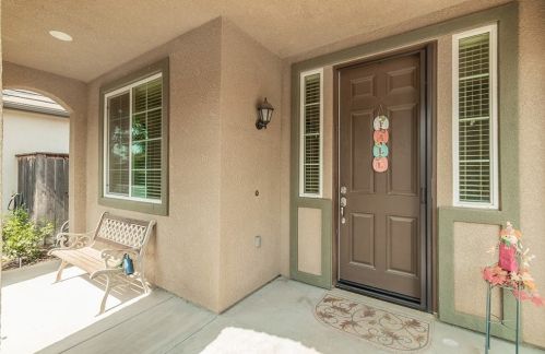 3230 Anthem Dr, Fresno, CA 93711-0136
