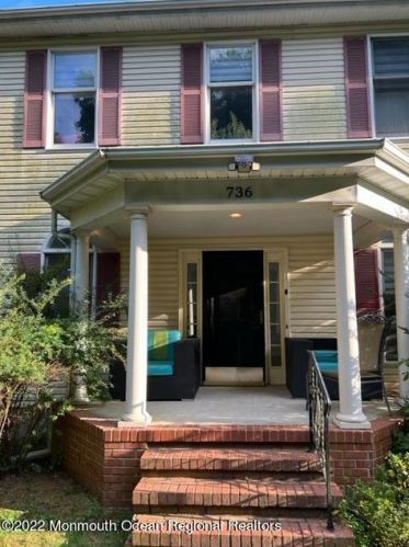 736 Roseld Ave, Tinton Falls NJ  07712-4162 exterior