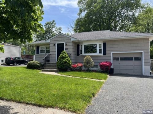 133 Forest Pl, Rochelle Park, NJ 07662-3730