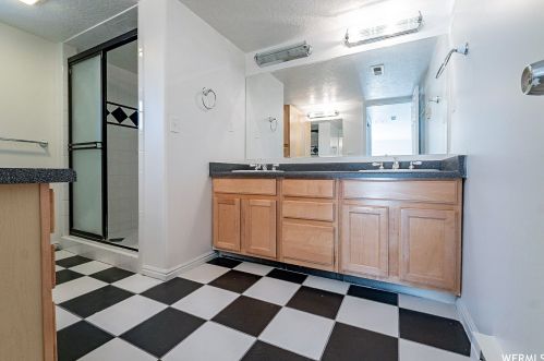 2327 Jordan Meadows Cv, Taylorsville UT exterior