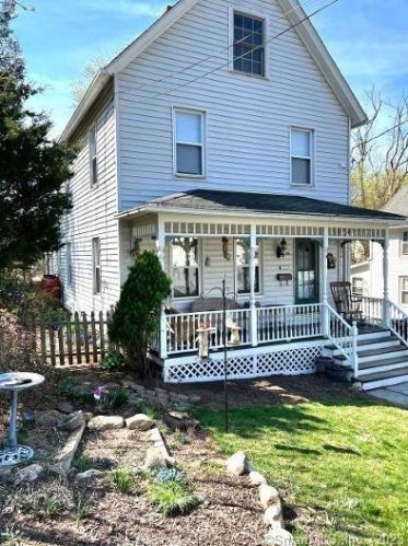 16 Maple St, Middletown, CT 06457-3844