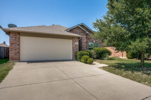 5617 Talons Crest Cir, Fort Worth TX  76179-7214 exterior