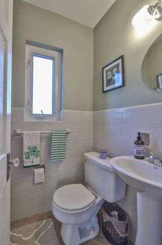 852 Finney Trl, Cincinnati OH 45224-1319 exterior