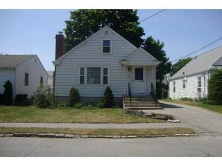 70 Leslie St, Cranston, RI 02910-2605