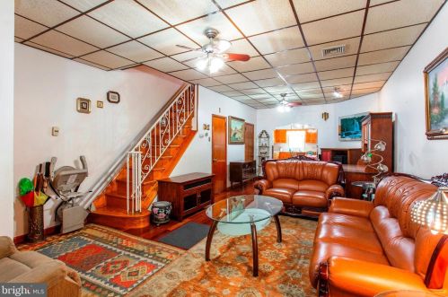 2531 10th St, Philadelphia, PA 19148-4424