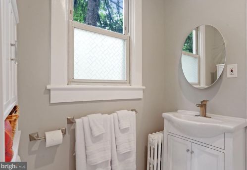 7125 Poplar Ave, Silver Spring MD 20912-4675 exterior