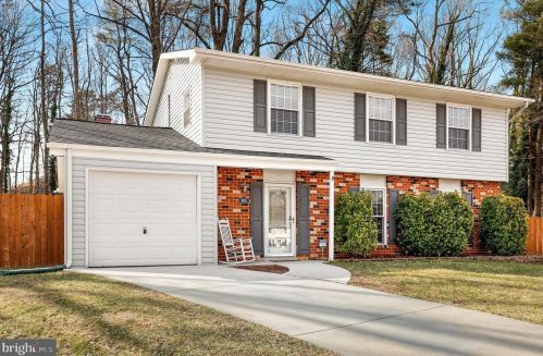 966 Star Ct, Gambrills, MD 21054-1450