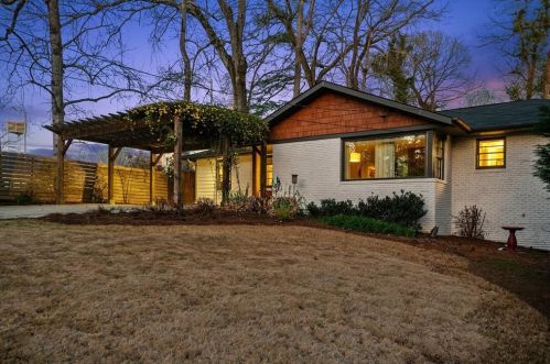 1615 Fama Dr, Atlanta GA  30329-3311 exterior