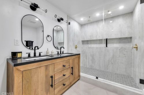 3586 Lathrop Ave, Simi Valley CA  93063-1119 exterior