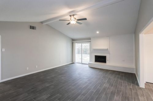 2522 Rosebud Ct, Carrollton TX  75006-2727 exterior