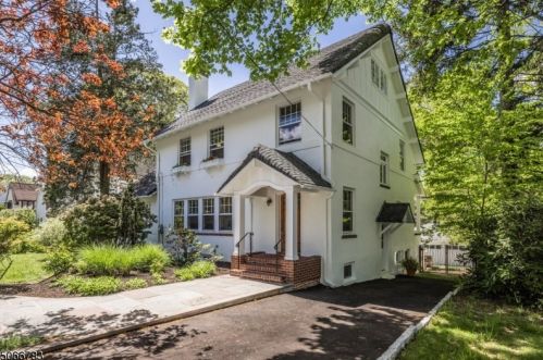 437 Walton Rd, Maplewood, NJ 07040-1119