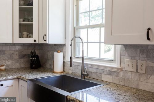 673 Royal Vw Dr, Lancaster PA  17601-2873 exterior