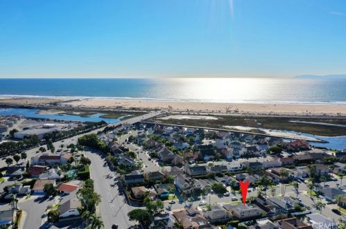 9431 Leilani Dr, Huntington Beach, CA 92646-8329