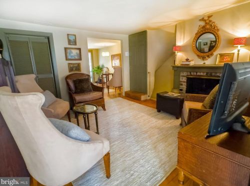 813 Hancock St, Philadelphia, PA 19147-3440