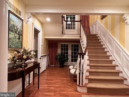 285 Wendover Dr, Princeton NJ  08540-2434 exterior