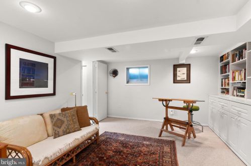 1211 Pinecrest Cir, Silver Spring MD exterior