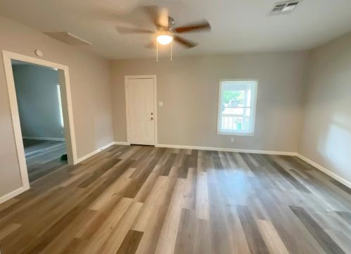 516 Hurst St, Angleton TX  77515-5714 exterior