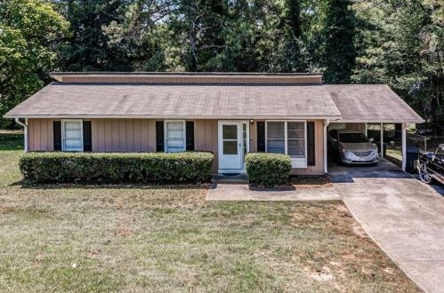 724 Old Conyers Rd, Stockbridge, GA 30281-2615
