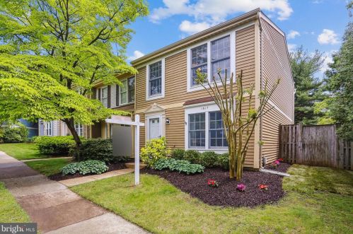 1617 Barnstead Dr, Herndon, VA 20194-1508