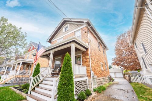 4213 Eileen Dr, Cincinnati, OH 45209-1638