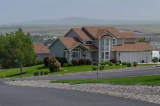 201 Sarah Rd, Kennewick, WA 99338-9313