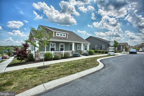 1700 Fairmont Dr, Harrisburg, PA 17111
