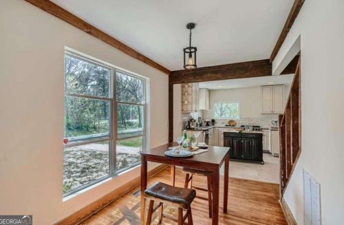 530 Elmwood Rd, Atlanta GA  30318-8105 exterior
