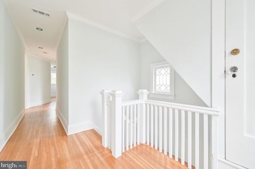 90 Holly Ave, Pitman NJ  08071-1249 exterior