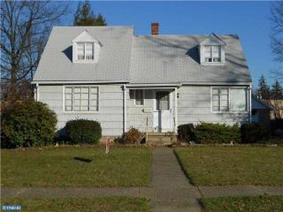 315 Van Sant Dr, Palmyra, NJ 08065-1301