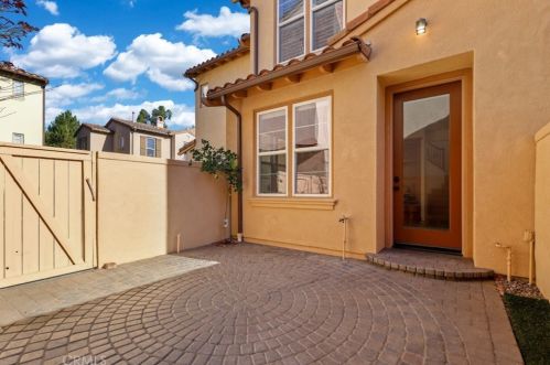 309 Tall Oak, Irvine CA  92603-0673 exterior