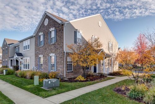 238 Springbrook Trl, Oswego IL  60543-4001 exterior