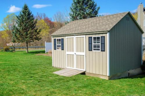 92 Brandywine Pl, Southington CT  06489-4365 exterior