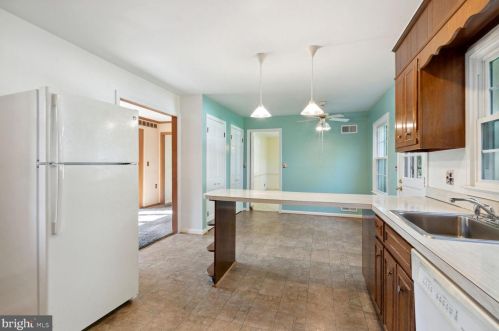 2417 Gate Dr, Silver Spring MD 20906-2207 exterior