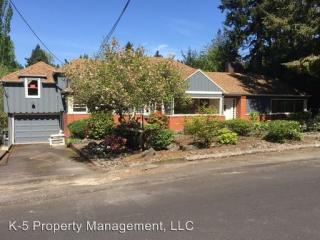 8225 Fairway Dr, Portland OR  97225-2753 exterior