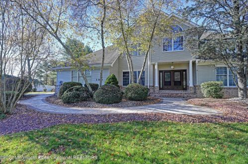 190 Sheffield Dr, East Freehold, NJ 07728-7773