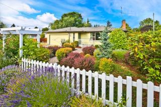 8812 18th Ave, Seattle WA  98106-2317 exterior
